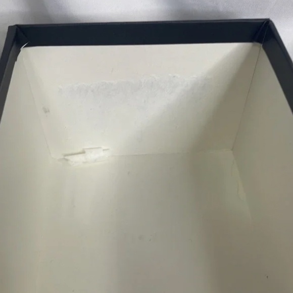 Gucci White Logo Box - Picture 4 of 4